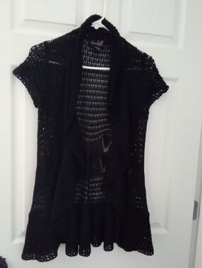 Questions Women's Black Lacy Knit Open-Front Cap Sleeve Rufgled Edge Cardigan M